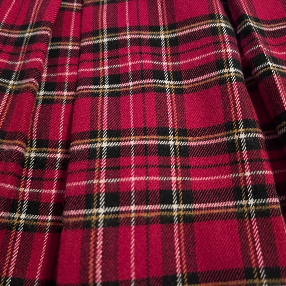 Hollister skirt, great condition, barely used, size XS. Price $13 Great Quality - Picture 3 of 4